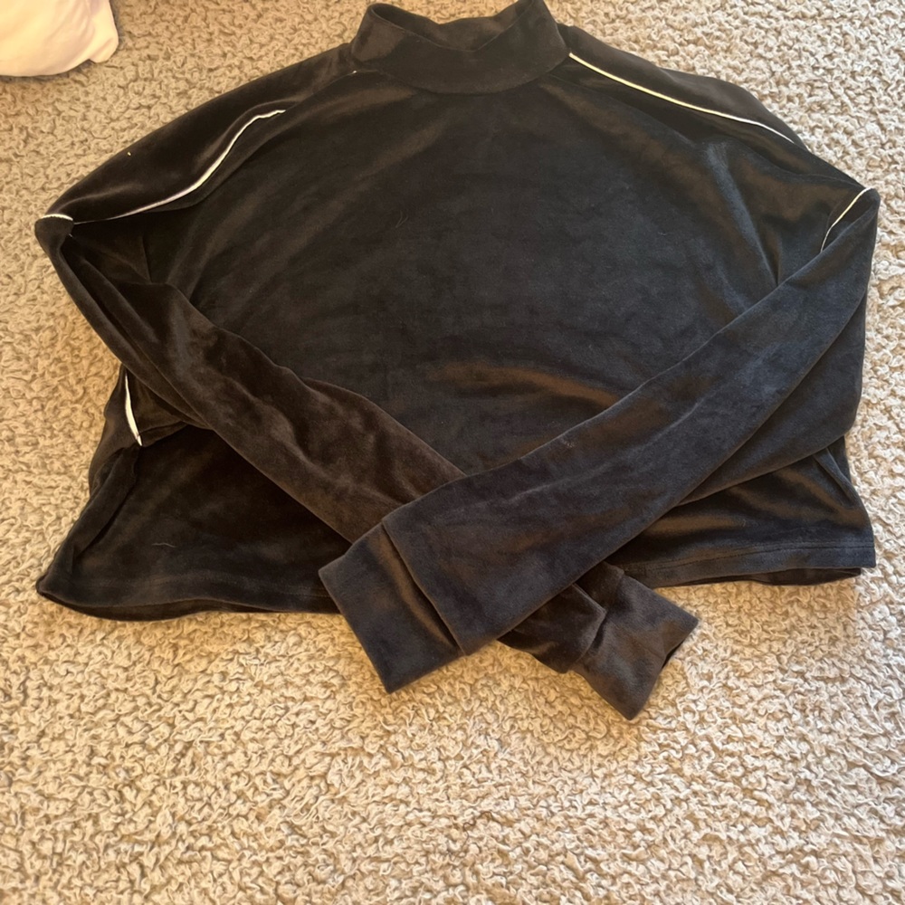 Derek heart❤️ size: small 🖤🤍 never worn💯